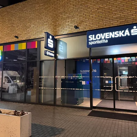 555 New & Fully Equipped With Free Garage Apartment