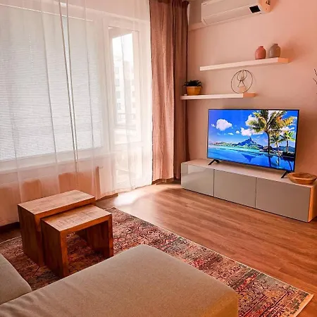 Апартаменты 555 New & Fully Equipped With Free Garage *