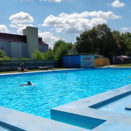 555 New & Fully Equipped With Free Garage Appartamento *