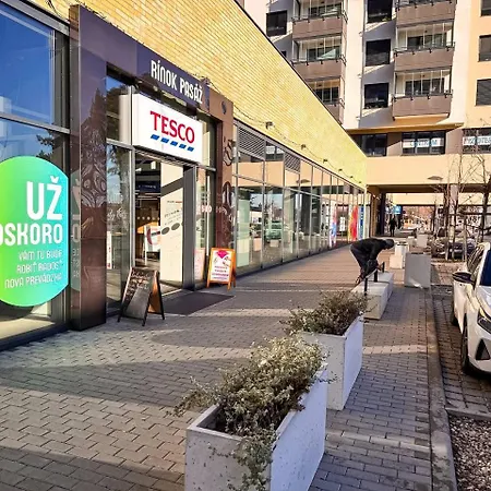 Apartmán 555 New & Fully Equipped With Free Garage Bratislava