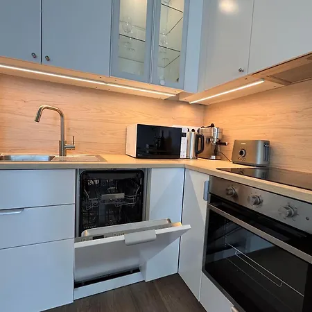 555 New & Fully Equipped With Free Garage Apartmán